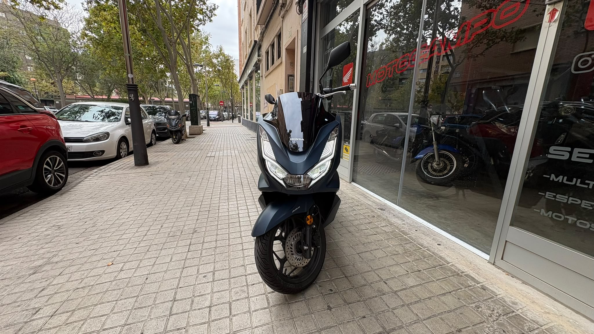 Honda PCX 125 4 Honda PCX 125 moto de ocasión en Ciclos Motocampo en Zaragoza