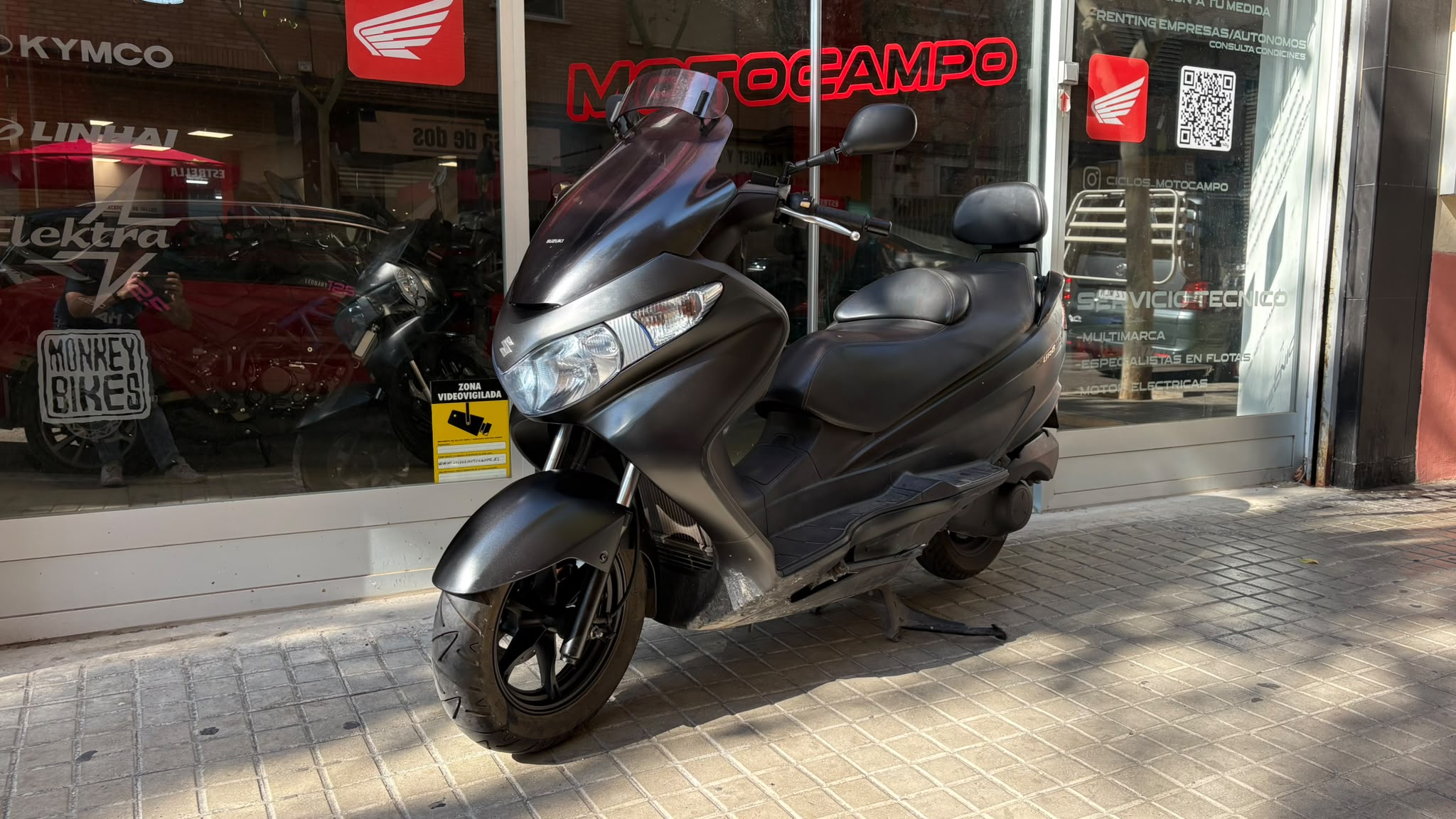 Suzuki Burgman 125 11 Suzuki Burgman 125 moto de ocasión en Ciclos Motocampo en Zaragoza (España)